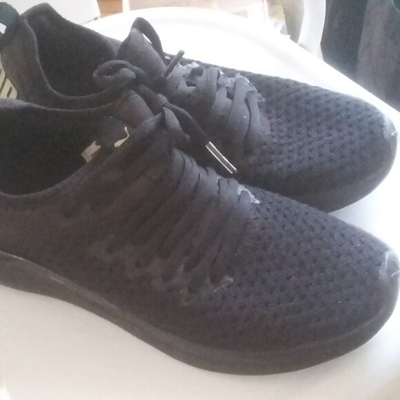 PUMA🏵️ Ignite Flash Women's Sneaker Running Shoes SIZE 7.5 US - Picture 1 of 7